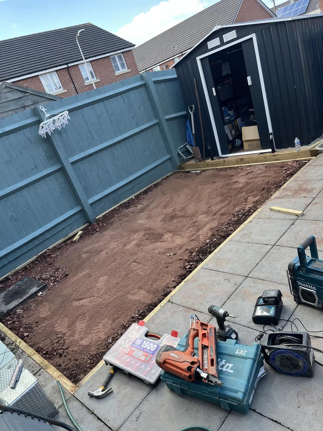 Small garden before artificial grass pyle by HJB